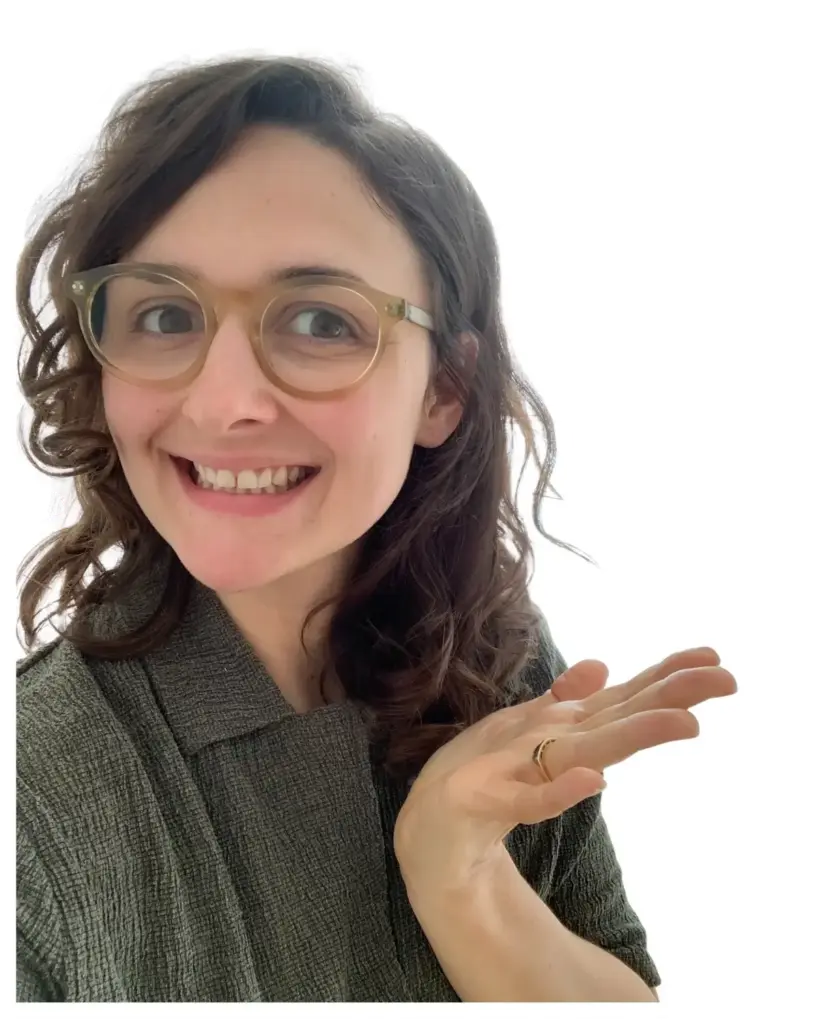 Margot, professeure de français en ligne, enseigne la conversation aux apprenants internationaux